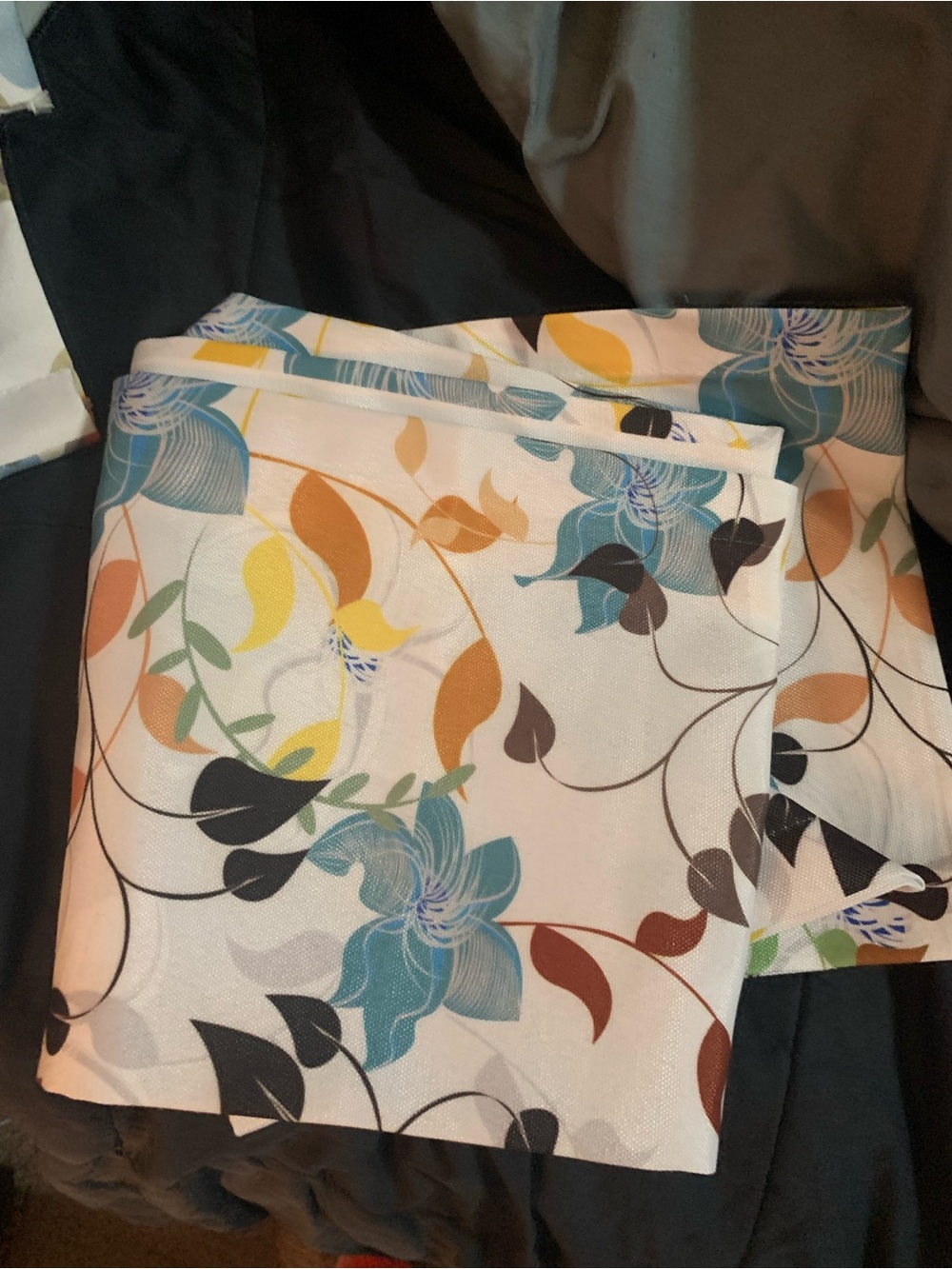 Floral Print Table Runner - Multicolor
